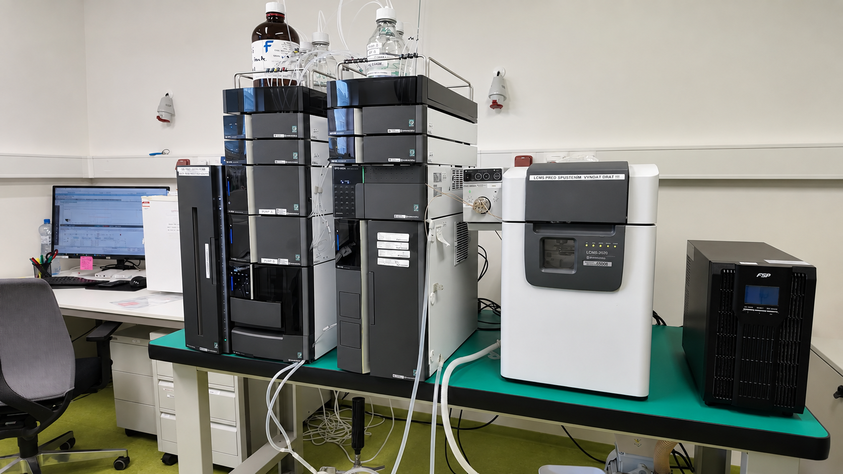 Janoshik Analytical laboratory equipment used for independent peptide testing